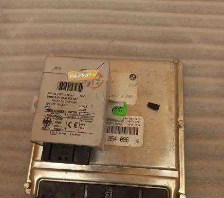 BMW 5 E39 Engine control unit/module 2354096 0281001830