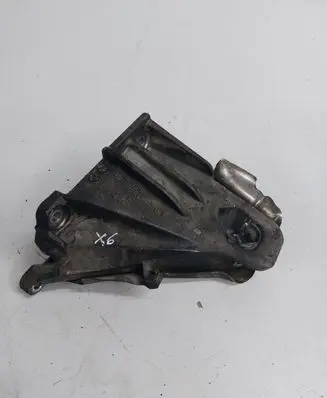BMW X5 E70 Engine mounting bracket 6790022
