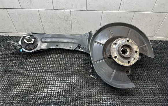 Volvo XC60 Rear wheel hub spindle/knuckle 6G912K316A 7G915A968