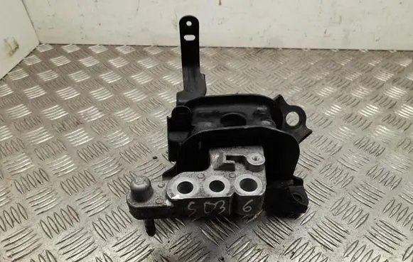 Toyota RAV 4 (XA50) Engine mount bracket AVD1400