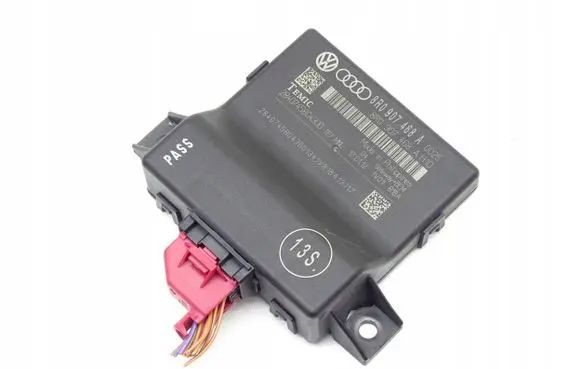 Audi A4 S4 B8 8K Gateway control module 8R0907468A