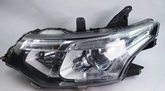 Mitsubishi Outlander Headlight/headlamp 8301C203 L0094D
