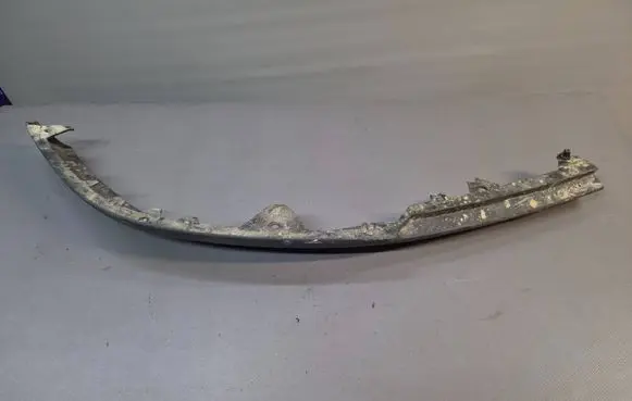 Toyota Avensis T250 Front bumper lip 