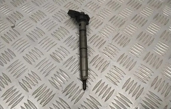 Audi A4 S4 B8 8K Fuel injector 059130277AR