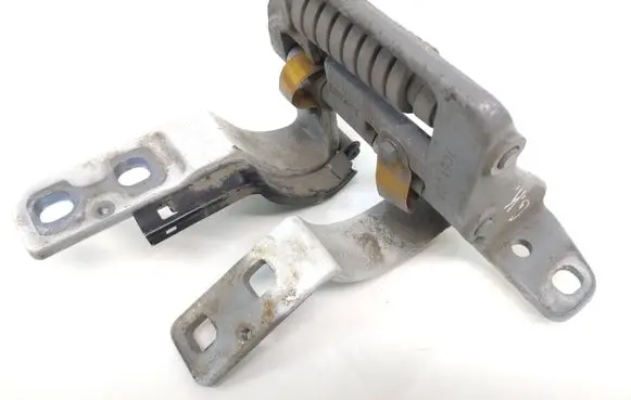 BMW 5 E60 E61 Tailgate/trunk/boot hinge 7061383 6978333 61136978333