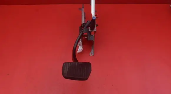 Volvo XC90 Accelerator throttle pedal