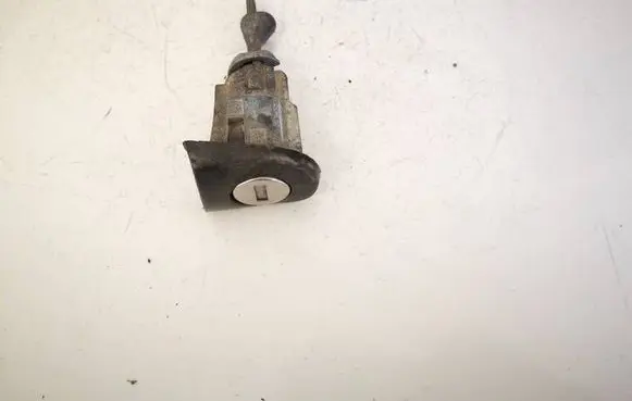 Skoda Fabia Mk1 (6Y) Front door lock (next to the handle)