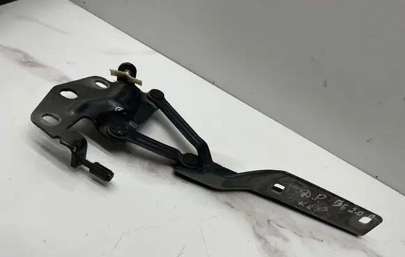Volkswagen PASSAT B6 Engine bonnet/hood hinges 3C0823302D