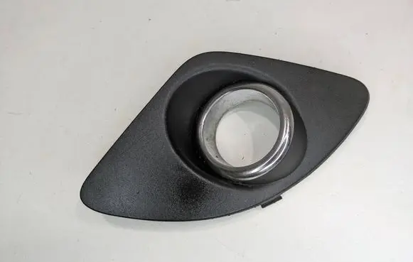 Front fog light trim/grill