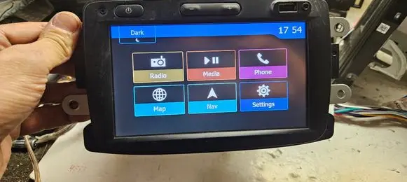 Dacia Sandero Radio/CD/DVD/GPS head unit 281150229R LAN5200WR5 276660