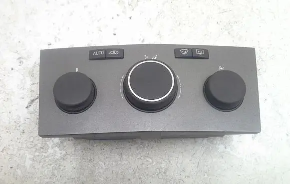 Opel Zafira B Climate control unit 13168100rj3