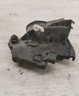 BMW 3 E46 Front door lock (next to the handle) 