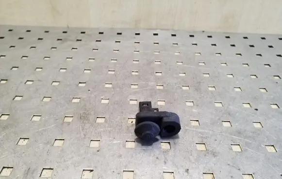 Nissan Qashqai+2 Rear door sensor 