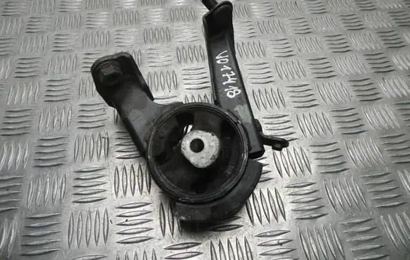 Toyota Auris E180 Engine mount bracket 309E05 VD17418