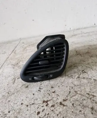 Volkswagen Sharan Dashboard side air vent grill/cover trim 7M1819703E R66ZA 95VWA01B09AW