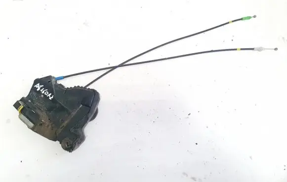 Toyota Auris 150 Front door lock a046693