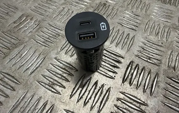 Ford Escape IV USB socket connector LU5T19J211AA MU5Z19G317D LU5Z19G317A