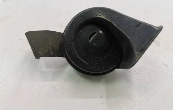 Chrysler 300 - 300C Horn signal CH2143 011157