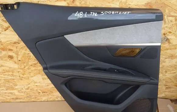 Peugeot 3008 II Coupe rear side trim panel 