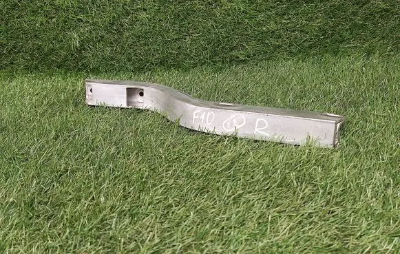 Audi Q7 4L Radiator mount bracket 7583120 758312006