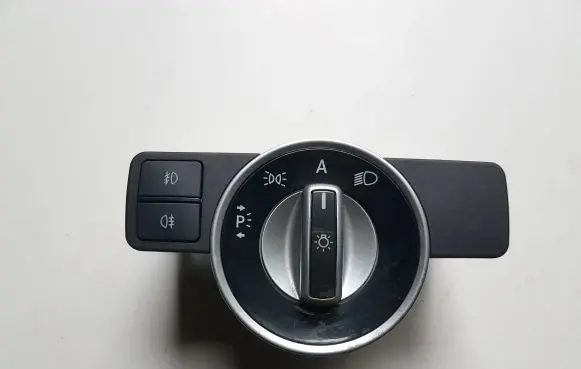 Mercedes-Benz GLK (X204) Light switch A2129057100