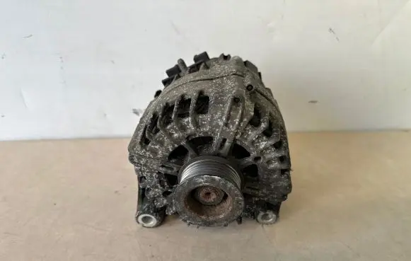 BMW 5 F10 F11 Generator/alternator 8570672