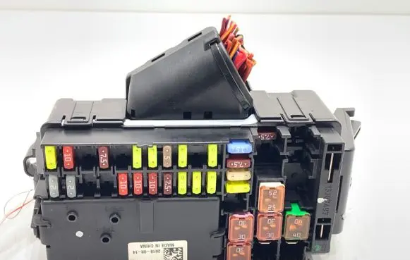Opel Astra K Fuse box set 15533696