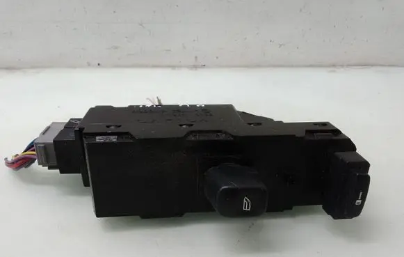 Volvo V70 Electric window control switch 5586