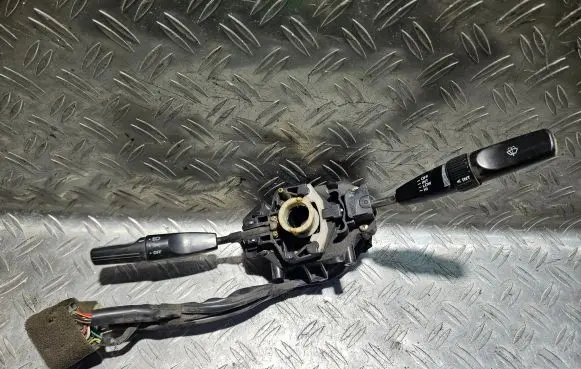 Hyundai Lantra I Wiper turn signal indicator stalk/switch 339310