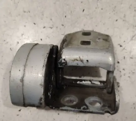 Renault Megane II Rear door lower hinge