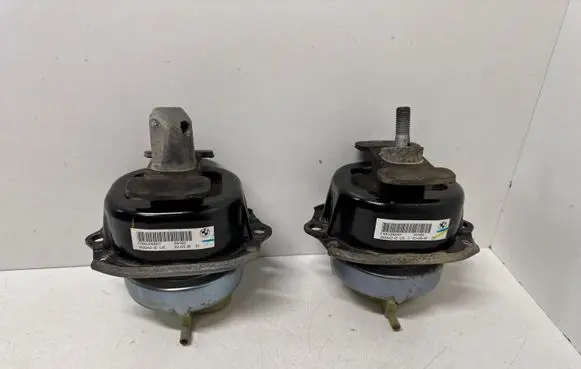 Engine mount bracket