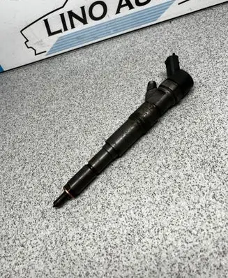 BMW 5 E39 Fuel injector 7785985 0445110048