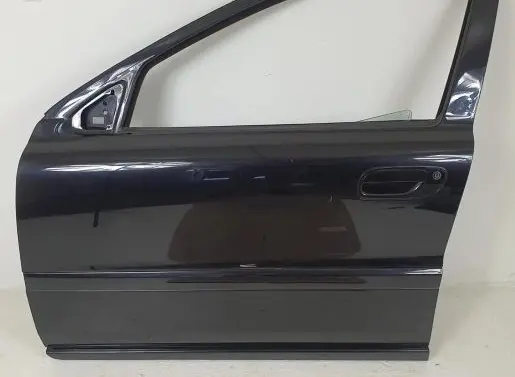 Volvo V70 Front door