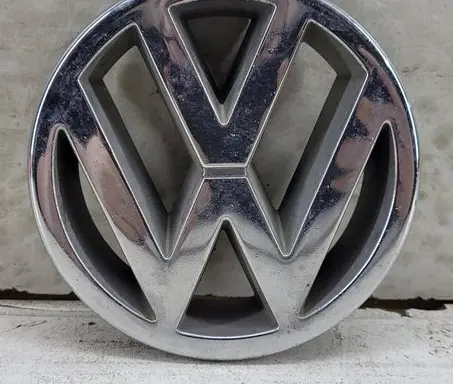 Volkswagen Golf I Manufacturer badge logo/emblem 321853601H