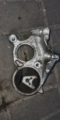 Citroen C4 I Engine mount bracket 810907