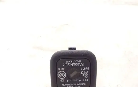 Toyota Camry VIII XV70 Passenger airbag on/off switch 5896533040
