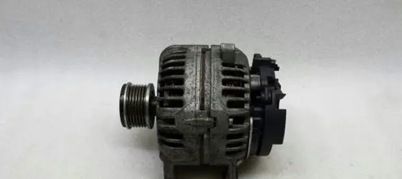 Nissan Qashqai Generator/alternator 8200728292