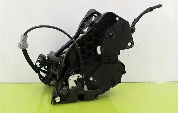 Volvo V50 Rear door lock 30663578LH