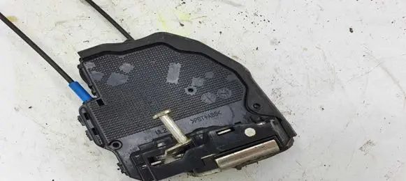 Toyota Auris 150 Front door lock NOCODE