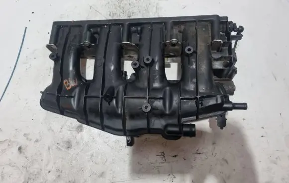Volkswagen Golf V Intake manifold 06F133185AD