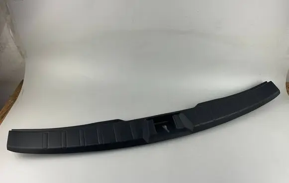 Trunk/boot sill cover protection