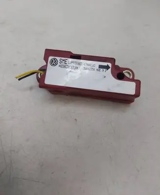 Volkswagen Golf IV Airbag deployment crash/impact sensor 1J0909606D 17980203 0230CD0C67LX
