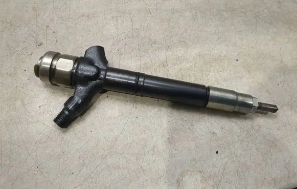 Fuel injector