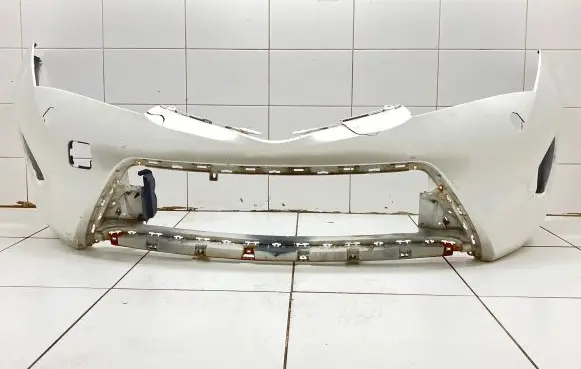 Toyota Auris E180 Front bumper