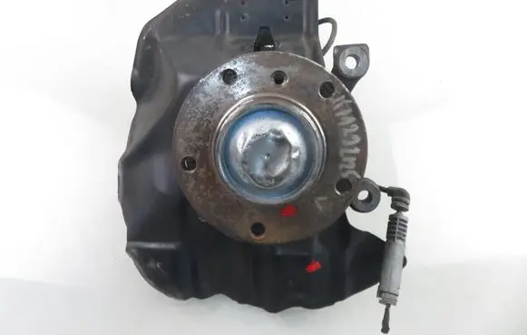Front wheel hub spindle knuckle
