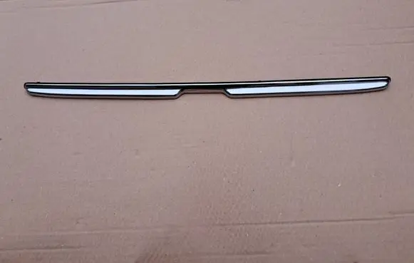 Mercedes-Benz S W116 Rear/tail light trim molding 1167580102