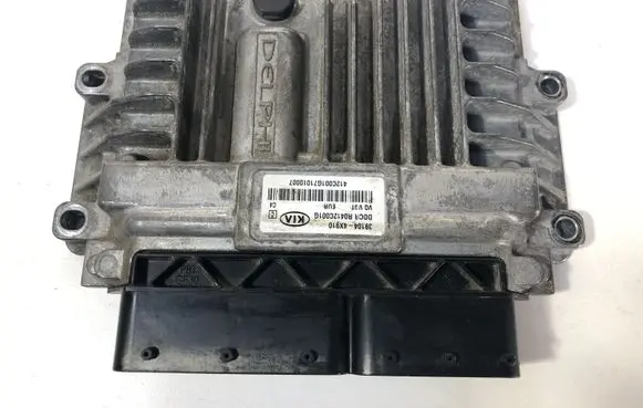 KIA Carnival Engine control unit/module 391044X910 28073401 R0412C001G