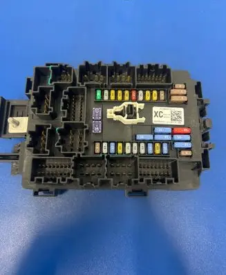 Tesla Model X Fuse module 33350157 103440901C 0113817811956
