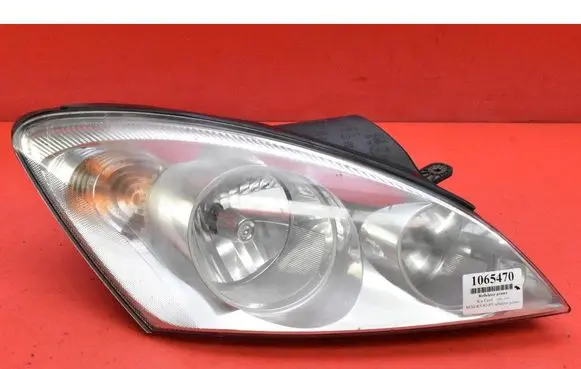 KIA Ceed Headlight/headlamp 921021H000