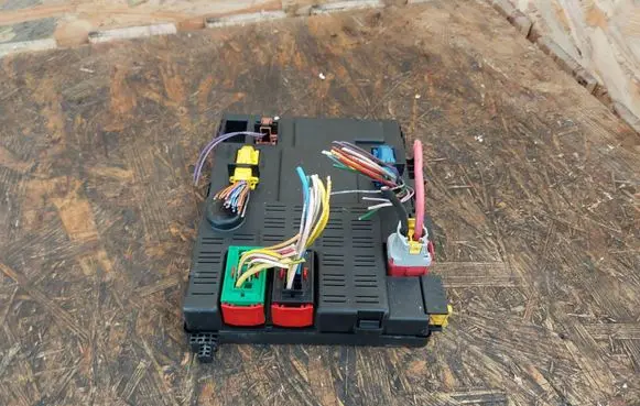 Peugeot 307 Central body control module 9641280580 73004012 140292